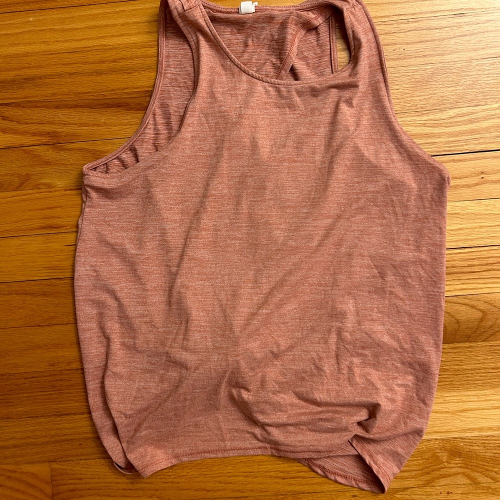 Cute workout too with partially open back
